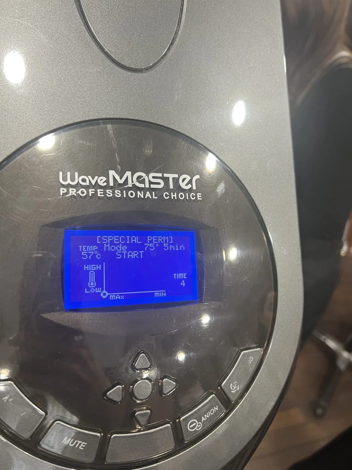 Экран аппарата Wave Master для корейской цифровой завивки