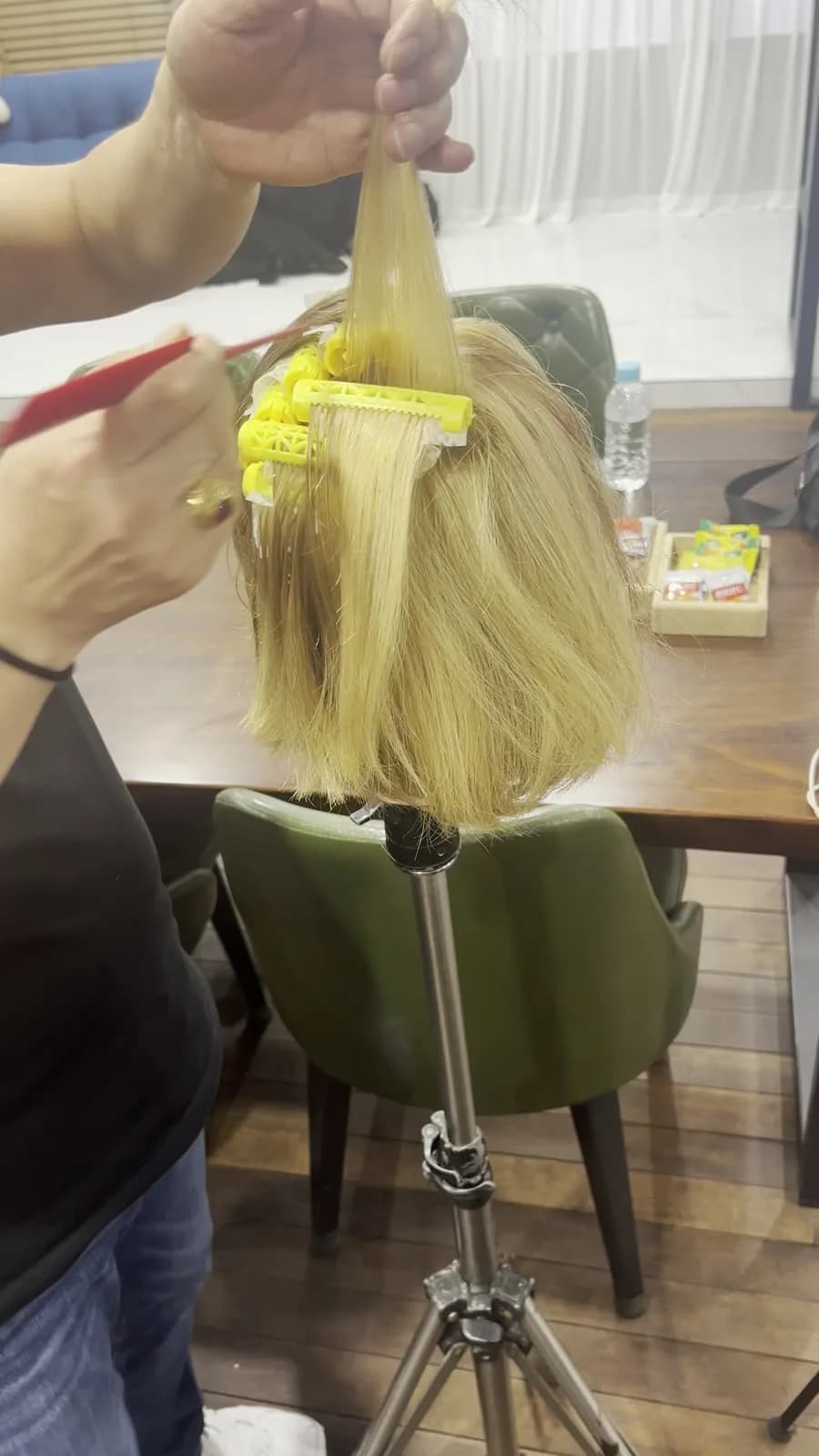 Sectioning a strand on the mannequin