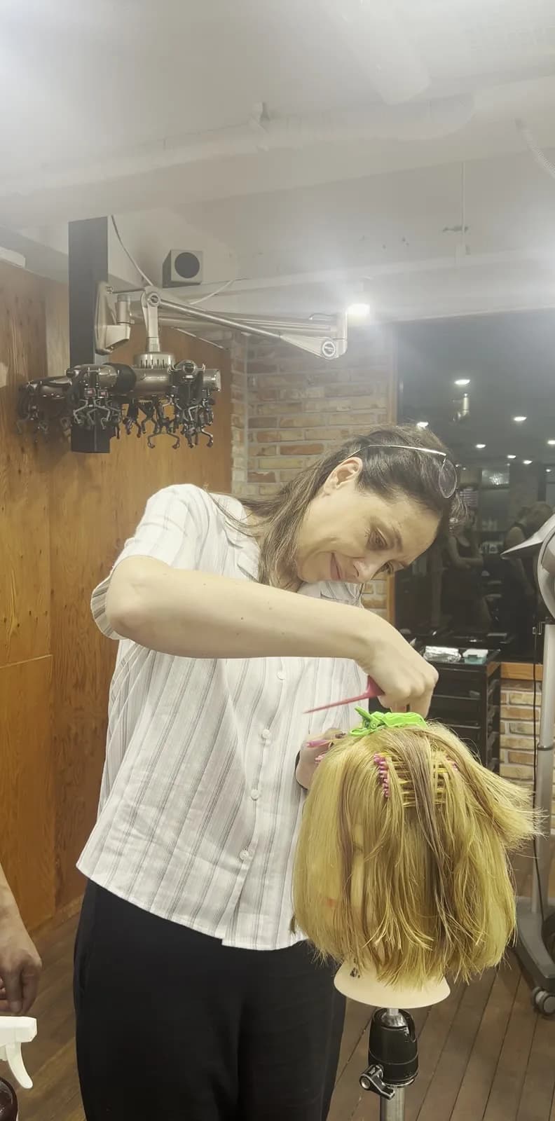 Me winding the mannequin head